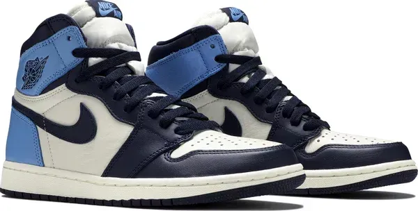 Air Jordan 1 Retro High OG ObsidianUniversity Blue view 2
